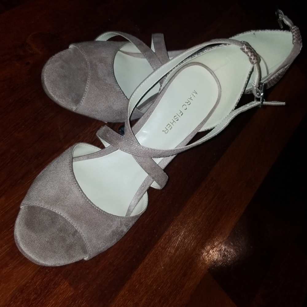 (Pre-loved) Marc Fisher heels in pastel pink